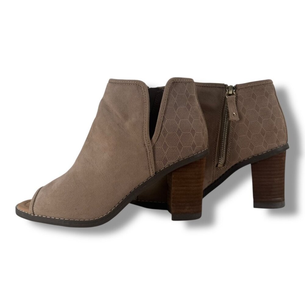 Dr. Scholl’s True Comfort Nude Suede Peeptoe Booties 7.5